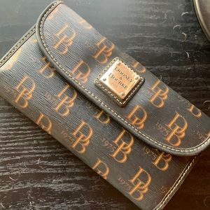 Dooney & Bourne Trifold Wallet